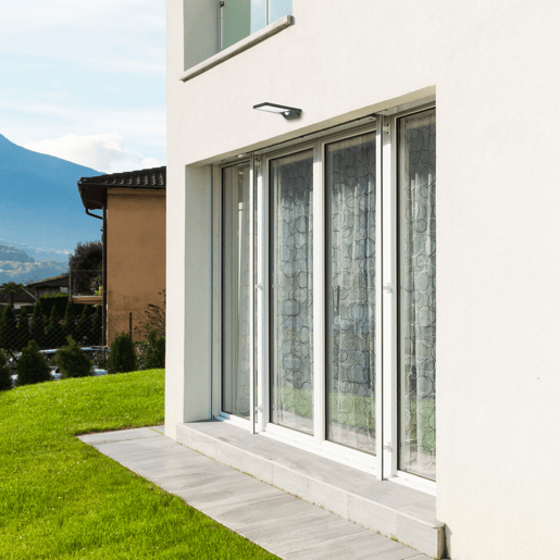 Aplique solar LALIN PRETO marca ARTECONFORT