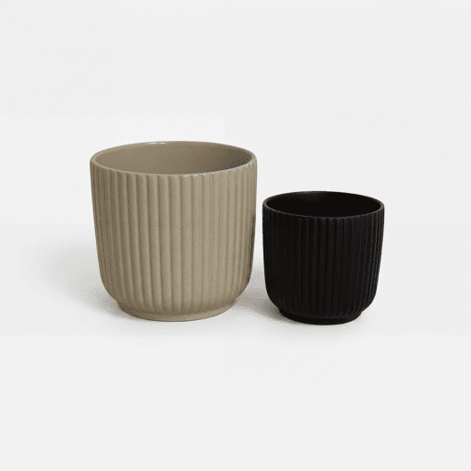 Vaso RAYAS 12,4cm cores sortidas preto e taupe Vaso RAYAS 12,4cm cores sortidas preto e taupe
