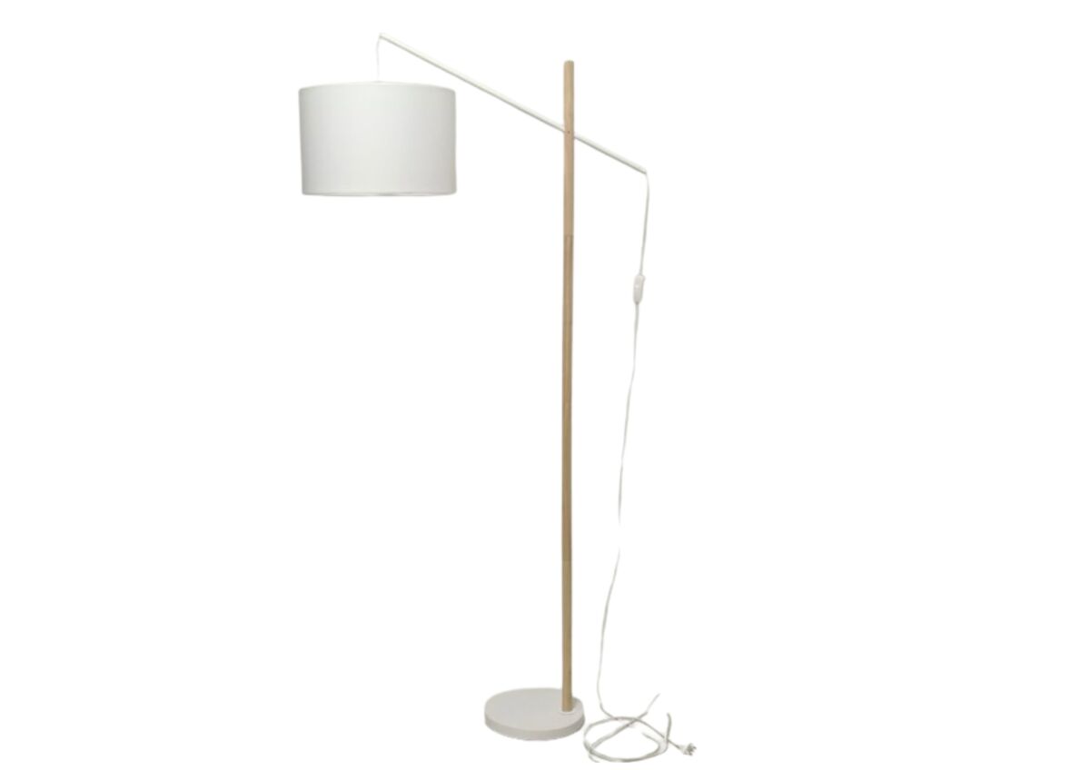 Lámpara de pie NORDIC 40W E27 167x76x35cm marca CONFORAMA