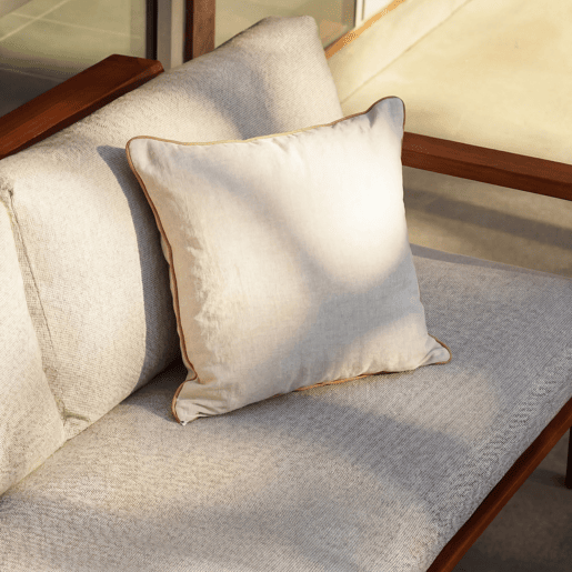 Almofada CORDON poliƩster 50x50cm cor branco Almofada CORDON poliƩster 50x50cm cor branco