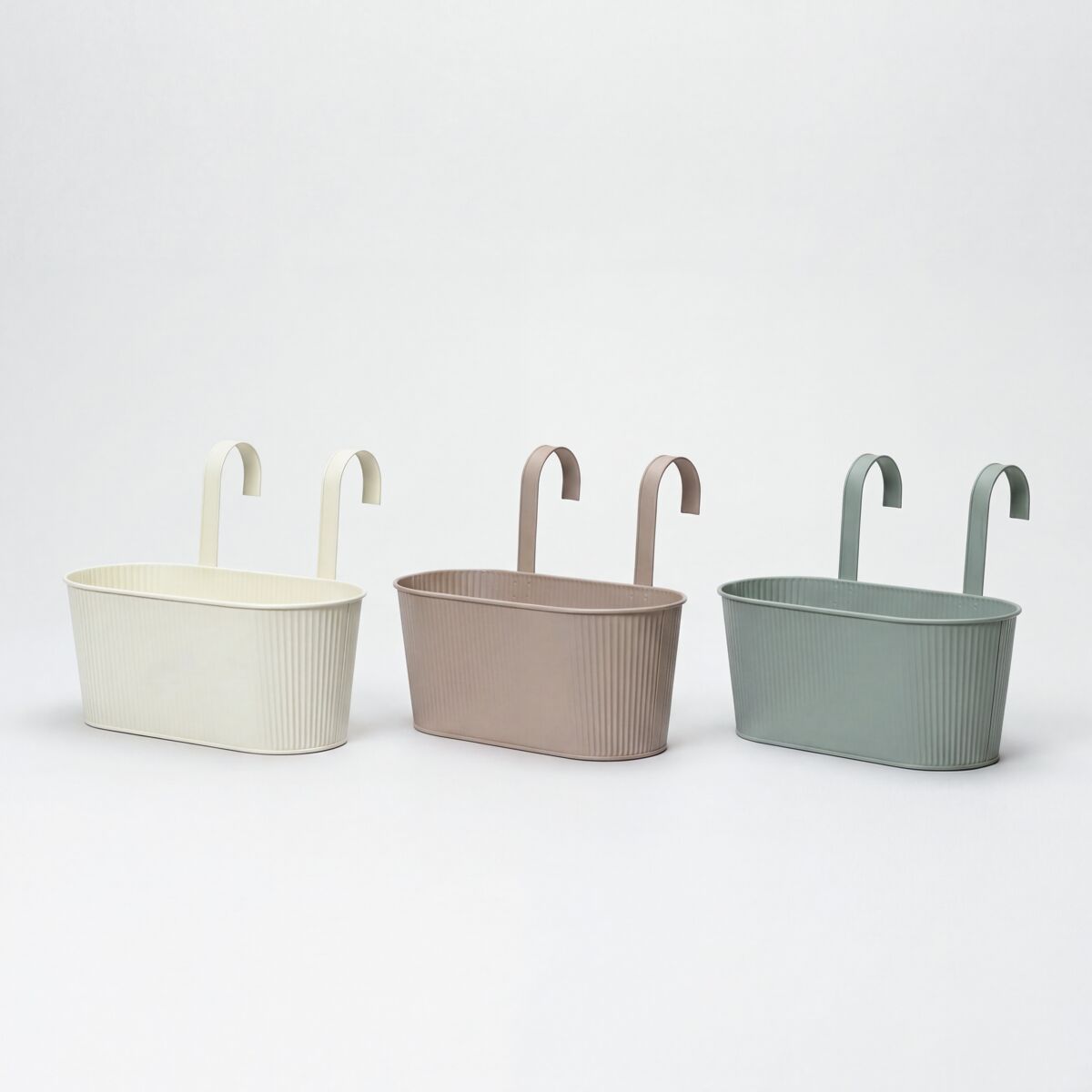 Jardinera de metal colores surtidos 25x16x32cm 
