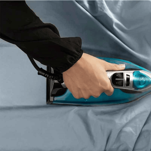 Cecotec Ferro de engomar a vapor com 2600 W de potência, vapor continuo de 55 gmin e 200 gmin de jato de vapor.