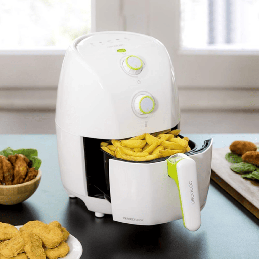 Fritadeira de ar quente sem óleo Cecotec 1,5L Cecofry Compact Rapid White. 900 W, Dietético, Capacidade para 400 gr, Temperatura 200ºC, Tempo Ajustável, Inclui Livro de Receitas Fritadeira de ar quente sem óleo Cecotec 1,5L Cecofry Compact Rapid White. 900 W, Dietético, Capacidade para 400 gr, Temperatura 200ºC, Tempo Ajustável, Inclui Livro de Receitas