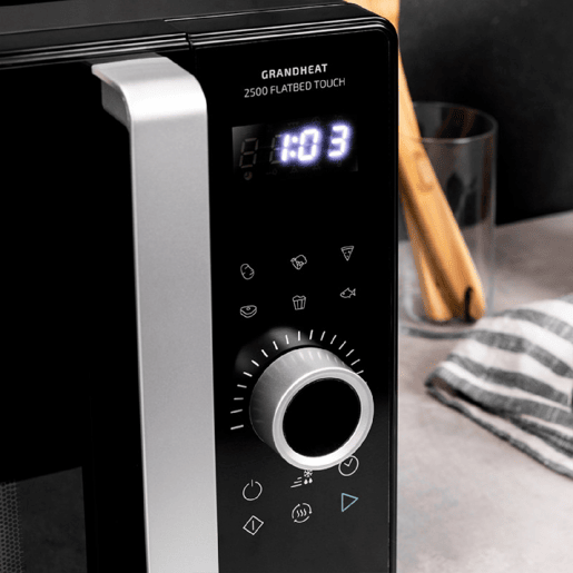 Cecotec Micro-ondas digital tátil sem prato de 25 litros de capacidade e 800 W de potência.