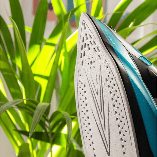 Cecotec Ferro de engomar a vapor Fast&Furious 5020 Force de 2600 W de potência, vapor continuo de 60 gmin, 210 gmin de jato de vapor e sistema de segurança com desligar automático.