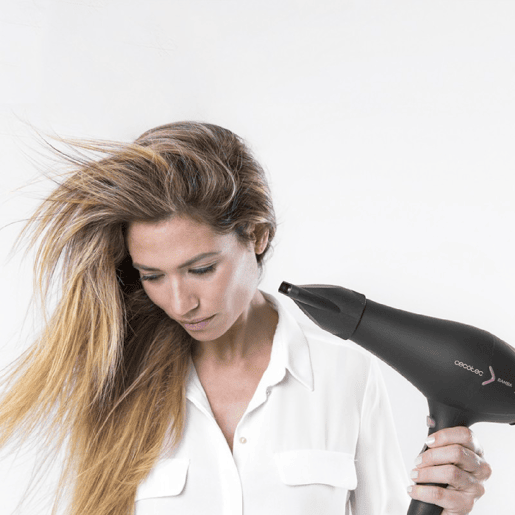 Cecotec Secador de cabelo AC de 2600 W de potência, com função ionizadora e grande caudal. Cecotec Secador de cabelo AC de 2600 W de potência, com função ionizadora e grande caudal.