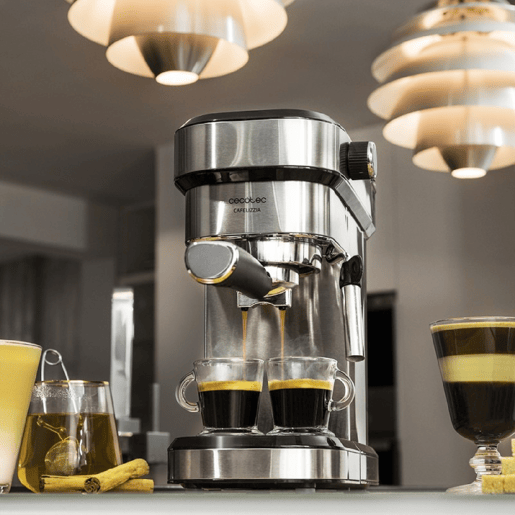 Cecotec Máquina de café expresso com 20 bares, ThermoBlock e vaporizador. Cecotec Máquina de café expresso com 20 bares, ThermoBlock e vaporizador.