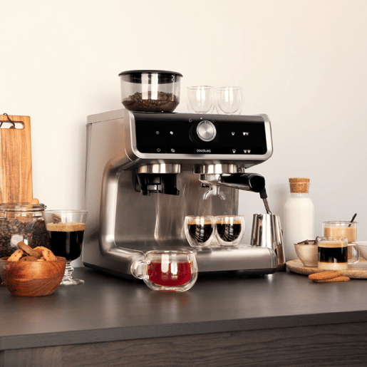 Cecotec Máquina de café expresso com depósito de café e 20 bares. Cecotec Máquina de café expresso com depósito de café e 20 bares.