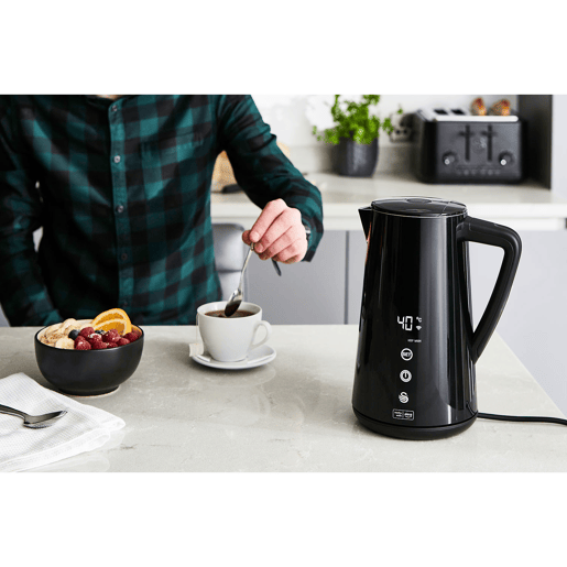 SWAN SK14650BLKNEU Alexa Chaleira Eléctrica de Água Inteligente WIFI 1,5 L, Sem Fios, Ecrã Táctil LED, Função de Aquecimento 2H, 1800, Preto