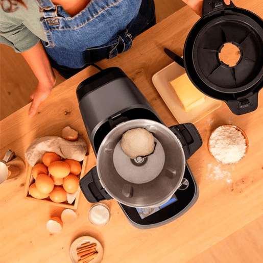 Cecotec Robot de cozinha com 37 funções, TFT, APP, balança e jarro de aço inoxidável apta para máquina da louça.