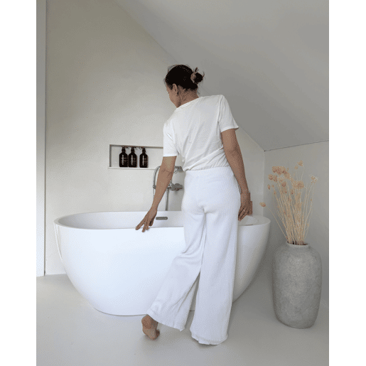 Banheira autónoma NEVIS 1600 x 750 mm Branco Banheira autónoma NEVIS 1600 x 750 mm Branco