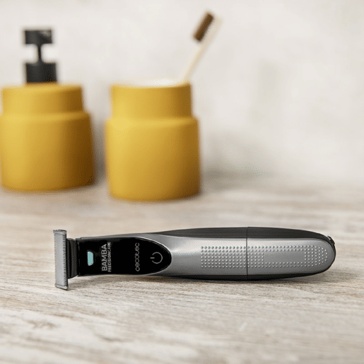 Cecotec Aparador de barba multifunções com bateria de lítio e pentes intercambiáveis.