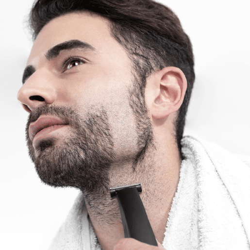 Cecotec Aparador de barba multifunções com bateria de lítio e pentes intercambiáveis. Cecotec Aparador de barba multifunções com bateria de lítio e pentes intercambiáveis.
