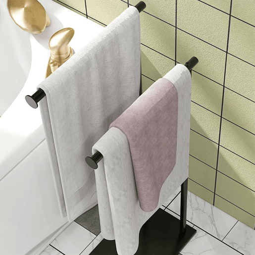 HOMCOM Toalheiro de Pé de 2 Níveis Toalheiro Casa de Banho com 2 Barras e Estrutura de Metal Toalheiro Moderno em Forma de L 35,5x20x78 cm Preto