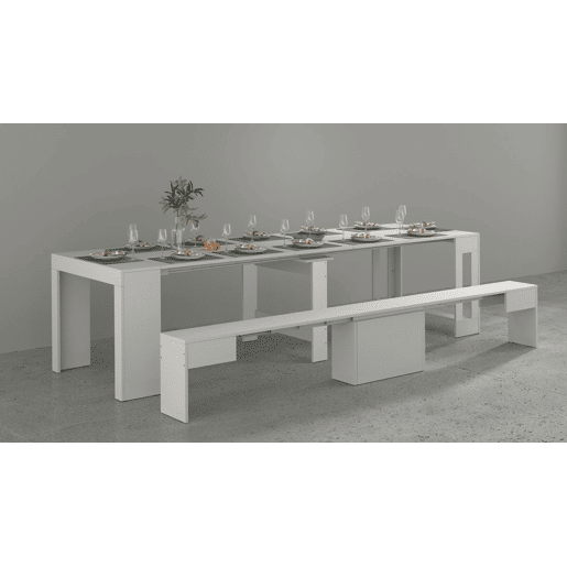 Conjunto de mesa e cadeiras com efeito madeira