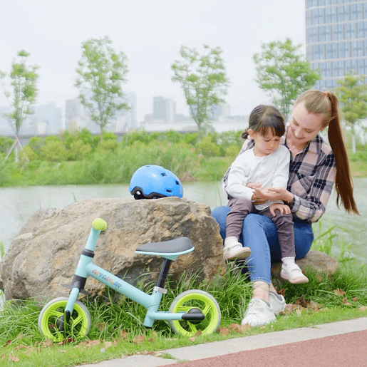 AIYAPLAY Bicicleta sem Pedais para Crianças de 18-48 Meses Bicicleta de Equilíbrio com Assento Ajustável em Altura Carga 25 kg 66,5x34x47 cm Verde