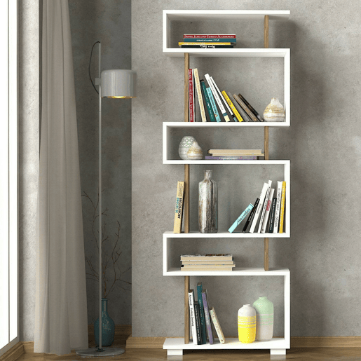 Estante de livros com efeito madeira