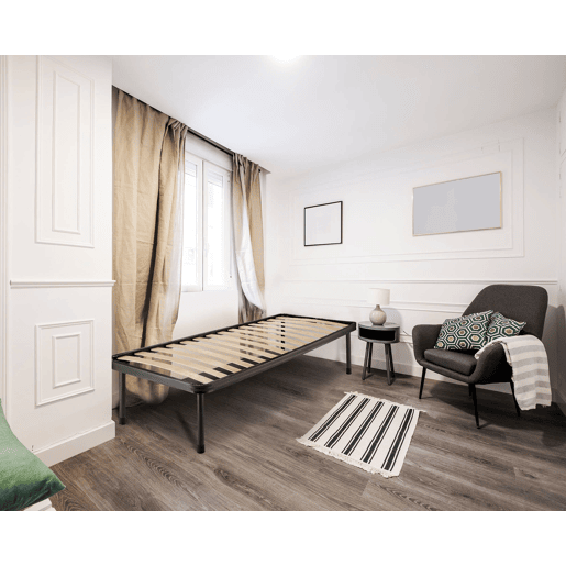 Rede de uma cama de madeira