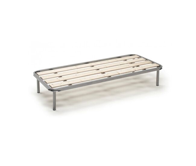Rede de uma cama de madeira