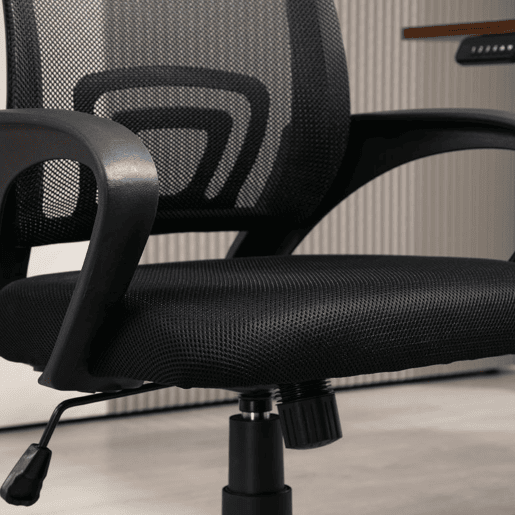 HOMCOM Cadeira de Escritório de Malha Cadeira de Escritório Giratória com Altura Ajustável Função Basculante e Apoio para os Braços Cadeira de Estúdio Carga 120 kg 57x55x89-109 cm Preto