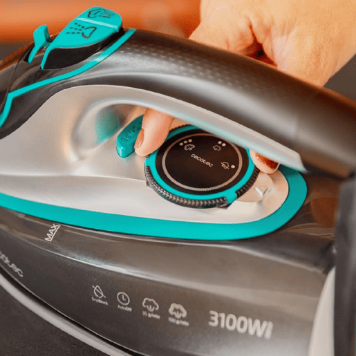 Cecotec Ferro de engomar horizontal com bomba de 3200 W, jato de vapor de 285 gmin e base anodizada ultradeslizante para uma durabilidade máxima. Cecotec Ferro de engomar horizontal com bomba de 3200 W, jato de vapor de 285 gmin e base anodizada ultradeslizante para uma durabilidade máxima.