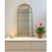 Beliani Espejo decorativo NOIDAN Beliani Espejo decorativo NOIDAN Dorado