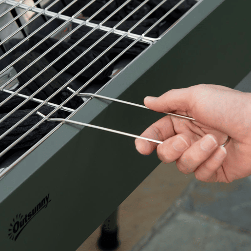 Outsunny Barbecue a Carvão com 2 Grelhas de Aço Inoxidável Barbecue Portátil com 2 Prateleiras para Temperos com Ganchos para Campismo Jardim 77x30x70 cm Verde