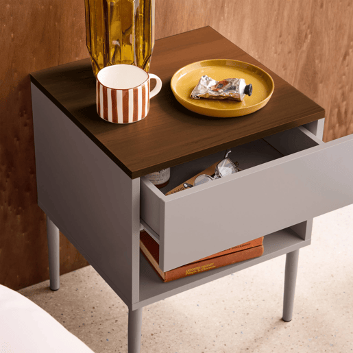 Mesa de cabeceira em metal com acabamento em madeira Cinza - 40x40x50 cm