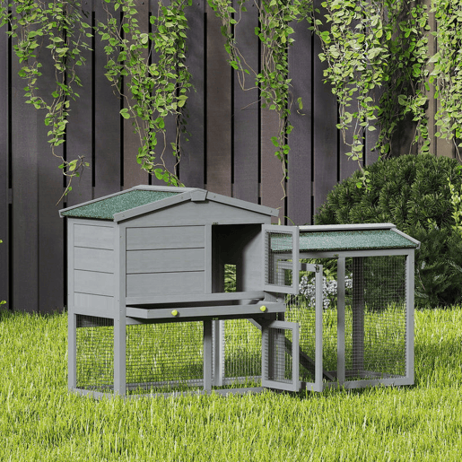 PawHut Coelheira de Madeira de 2 Níveis, Jaula Grande para Coelhos com Telhado Asfáltico, Bandeja Removível e Escada, Coelheira para Exterior, para Cobaias e Hamsters, 150x45x85 cm, Cinzento