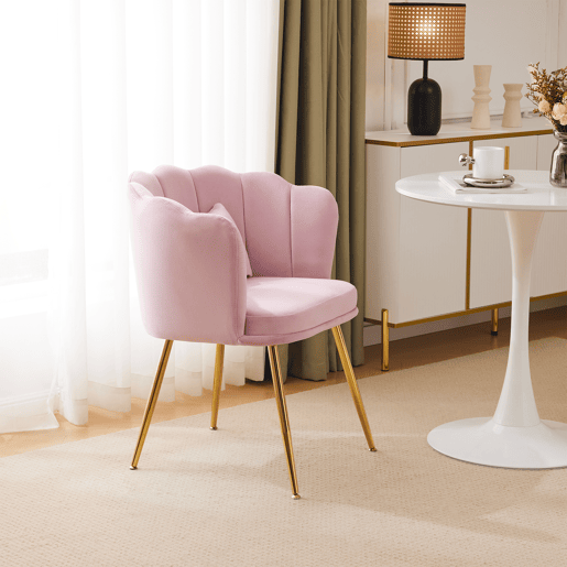 Poltrona moderna para sala de estar - Poltrona decorativa acolchoada com encosto em forma de pétalas e pés metálicos dourados - Rosa