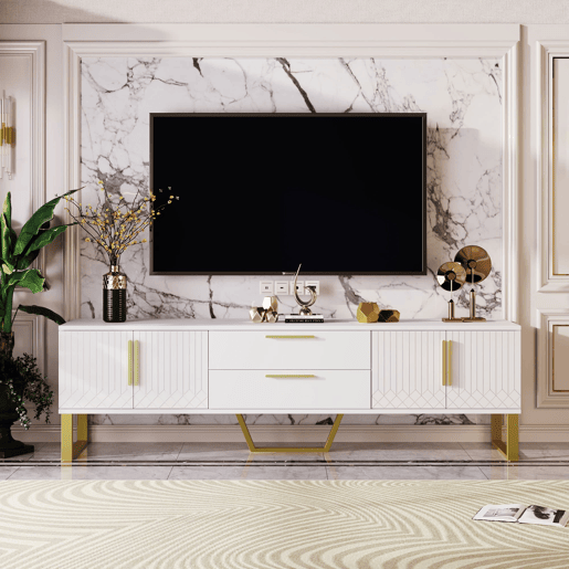Móvel de TV alto brilho - portas texturizadas, detalhes dourados, arrumação - Branco