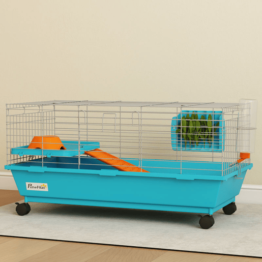 PawHut Gaiola para Animais Pequenos Gaiola para Roedores com Rodas Garrafa de Água Comedouro Dispensador de Feno Plataforma Rampa Bandeja Removível para Coelhos e Porquinhos-da-Índia 89x44x43 cm, Azul