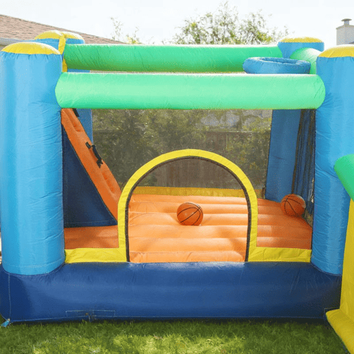 AIYAPLAY Castelo Insuflável Aquático 8 em 1 com Soprador 550W u2013 Castelo Insuflável para Crianças com Escorrega Extra Longo SecoMolhado, Zona de Saltos, Escalada, Cesta e Lançamento de Argolas para Exterior e Interior 350x320x190cm
