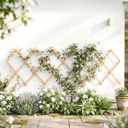 Outsunny Treliça de Jardim em Madeira Extensível Suporte para Plantas Trepadoras Rosas, Videiras Decoração Exterior para Pátio Varanda 180x60 cm Castanho Claro