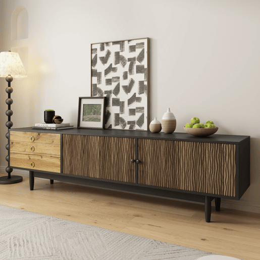 Móvel de TV - Características de portas com design ondulado e 3 gavetas - Preto e Natural