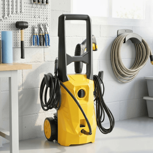 Outsunny Lavadora de Alta Pressão 1600W Presión 100 Bar Caudal 390 Lh Hidrolavadora Elétrica Portátil com Bocal Ajustável e Rodas para Casa Pátio Carro 29,5x22x60u202Fcm Amarelo