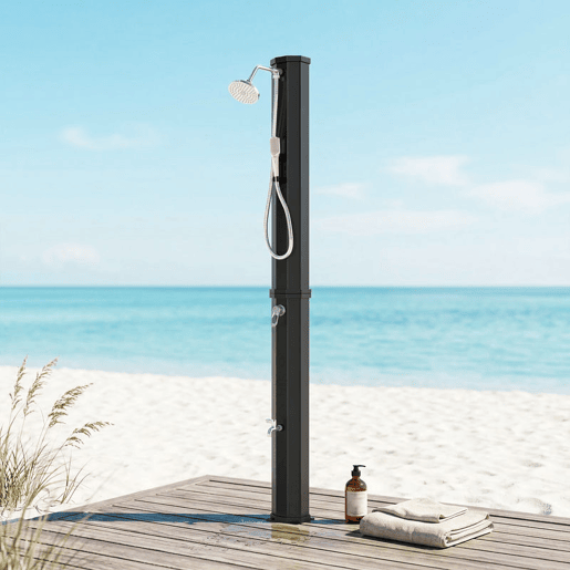 Outsunny Duche Solar de Jardim 60 L Duche Solar Exterior com Chuveiro de Mão Torneira para Pés Água Fria e Quente até 60 °C Ligação a Mangueira para Piscina Campismo ou Pátio 21,8x18,2x227 cm Preto