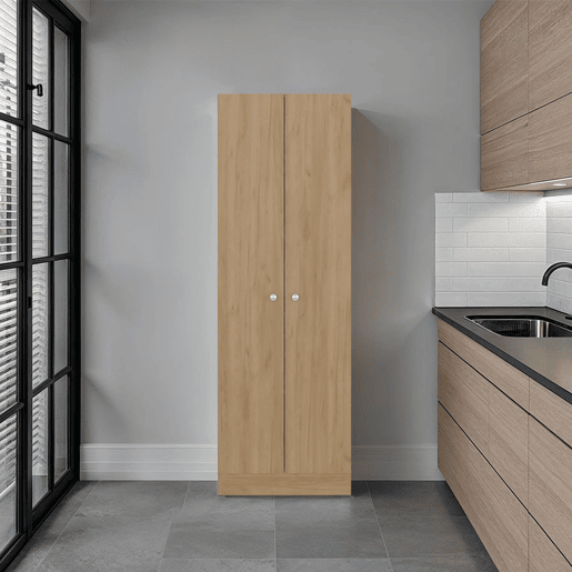 DELLA Elegância eterna que inspira design e estilo global atual