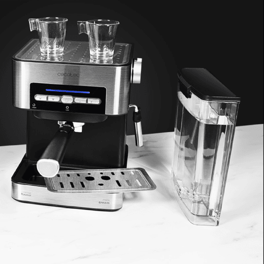 Cecotec Máquina de café digital com 20 bares e vaporizador orientável.