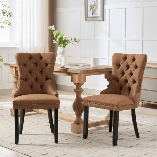 Cadeira de sala de jantar estofada, 2 unidades - Moderna, encosto capitoné, pernas de madeira, acabamentos - Café