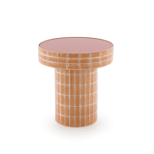 Mesa auxiliar de metal cor terracota com vidro