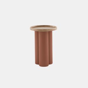 Mesa de centro em metal cor terracota e madeira de hevea