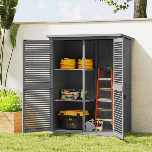 Outsunny Casota de Jardim em Madeira, 127x65x168 cm, Abrigo de Exterior para Armazenamento de Ferramentas, com 2 Portas de Persiana, 2 Estantes e Telhado Impermeável, Cinzento