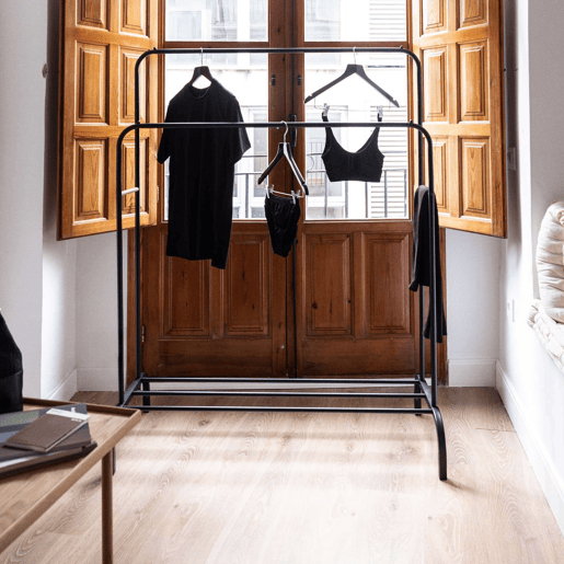 Bengaleiro Hangy Duo 30 Newlux Até 30 kg com sapateira, resistente, dupla altura Negro