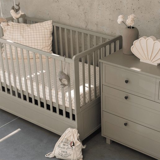Berço evolutivo 70x140 e cómoda de 4 gavetas Wood Luck Gabriel Verde Eucalipto