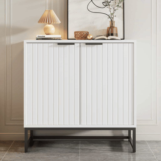 Aparador baixo - Estilo escandinavo - 2 portas decorativas com riscas verticais - Branco