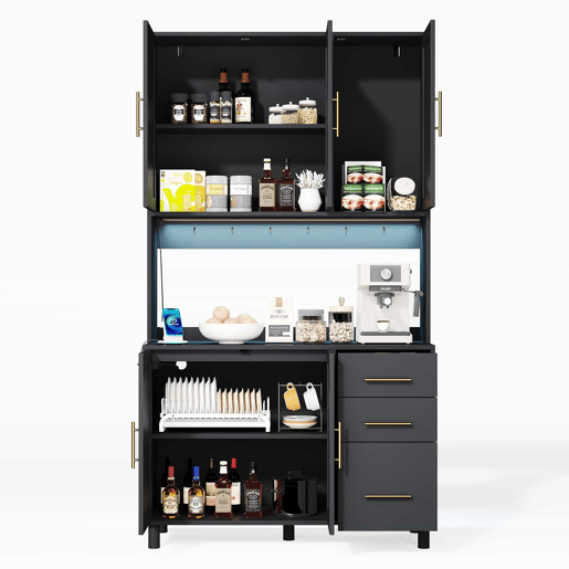 Buffet 183 cm - Com luzes LED controladas por aplicação, 2 USB, 2 tomadas, prateleiras ajustáveis, 3 gavetas, puxadores metálicos dourados - Preto