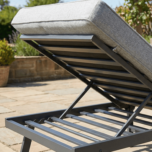 Outsunny Conjunto de 2 Almofadas para Espreguiçadeiras, 180x55 cm, Almofadas para Espreguiçadeiras de Exterior Espessas, UPF30+, Almofadas de Substituição com 4 Fitas, Cinzento Claro