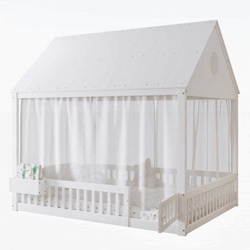 Cama individual infantil 140x200 - Detalhes na janela e no teto, cortinas brancas decorativas, pequeno espaço de arrumação - Branco