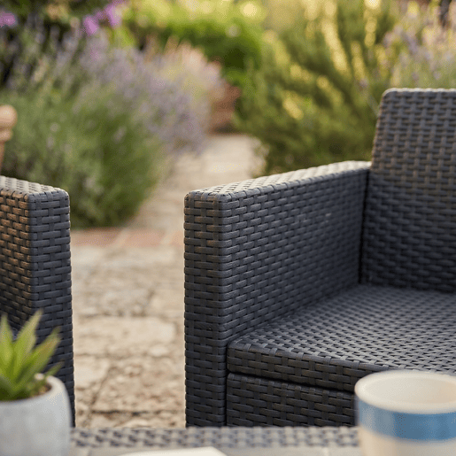 Conjunto de sala para exterior 2 lugares em plástico